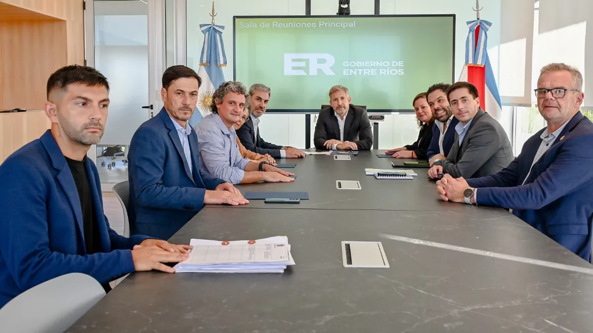 Frigerio entregó fondos por más de 937 millones de pesos para obras en 4 localidades entrerrianas