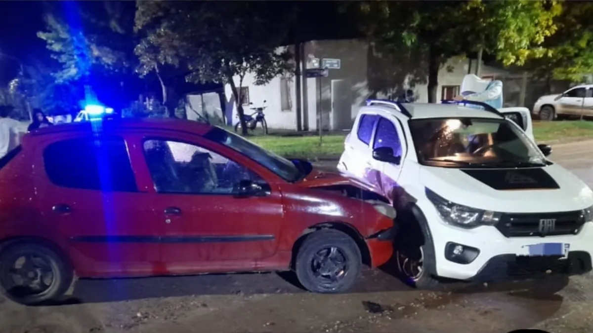 Choque entre dos vehículos en el barrio Ferro: no hubo personas lesionadas