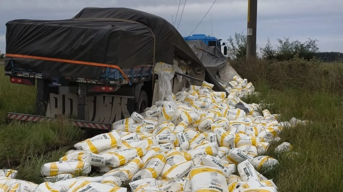 Despiste de un camión en la ruta 18: no hubo personas lesionadas