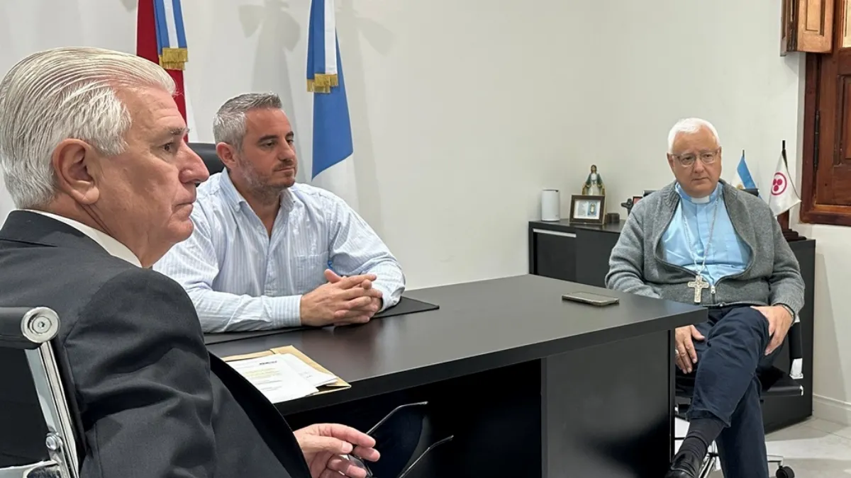 El obispo de Concordia fue recibido por el intendente de Colón