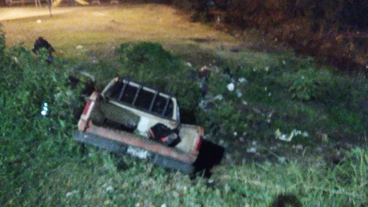 Una camioneta cayó a un arroyo tras chocar contra un puente en Concordia