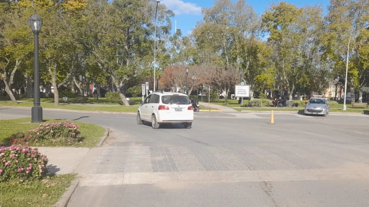Ciclista hospitalizado con fracturas tras una colisión en Villa Elisa