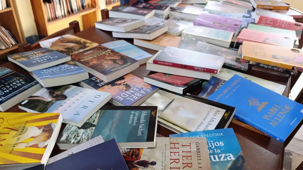 La Biblioteca Popular incorporó 144 nuevos libros adquiridos en la Feria de Buenos Aires