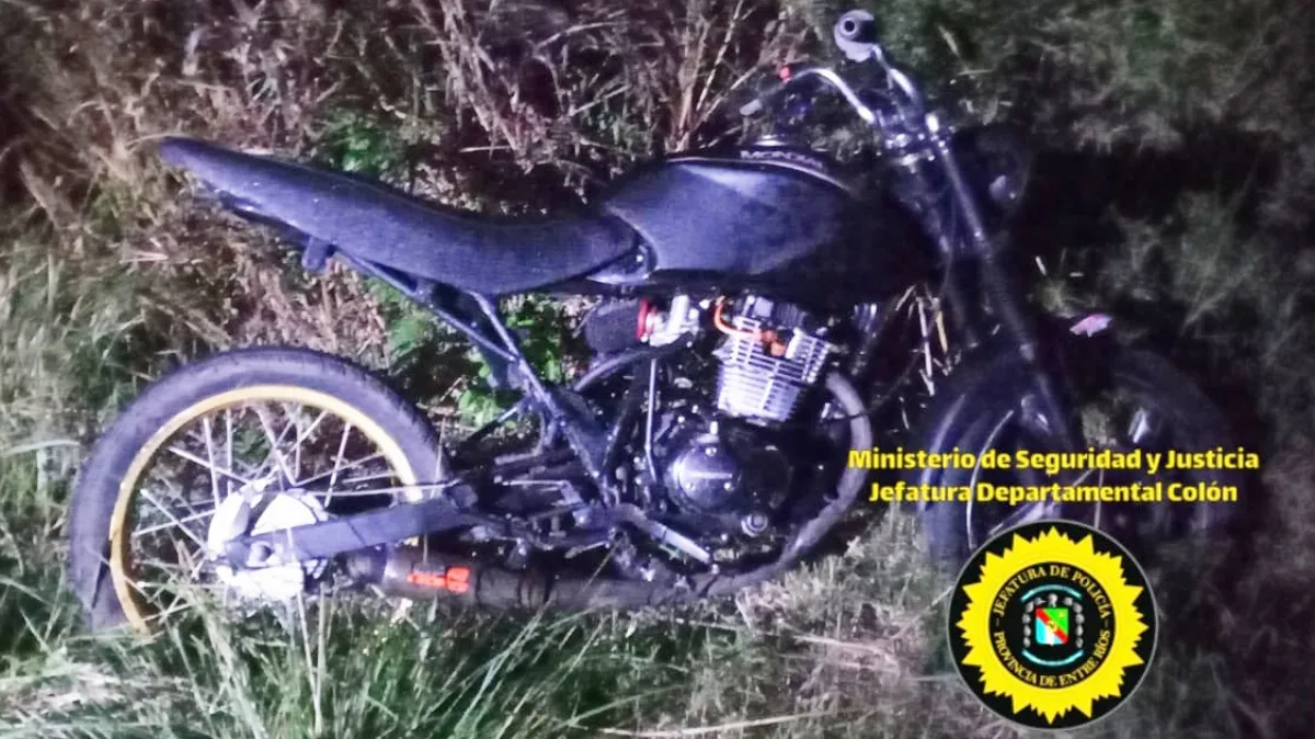 Hallan una motocicleta abandonada con irregularidades en una zona rural de Pueblo Cazes