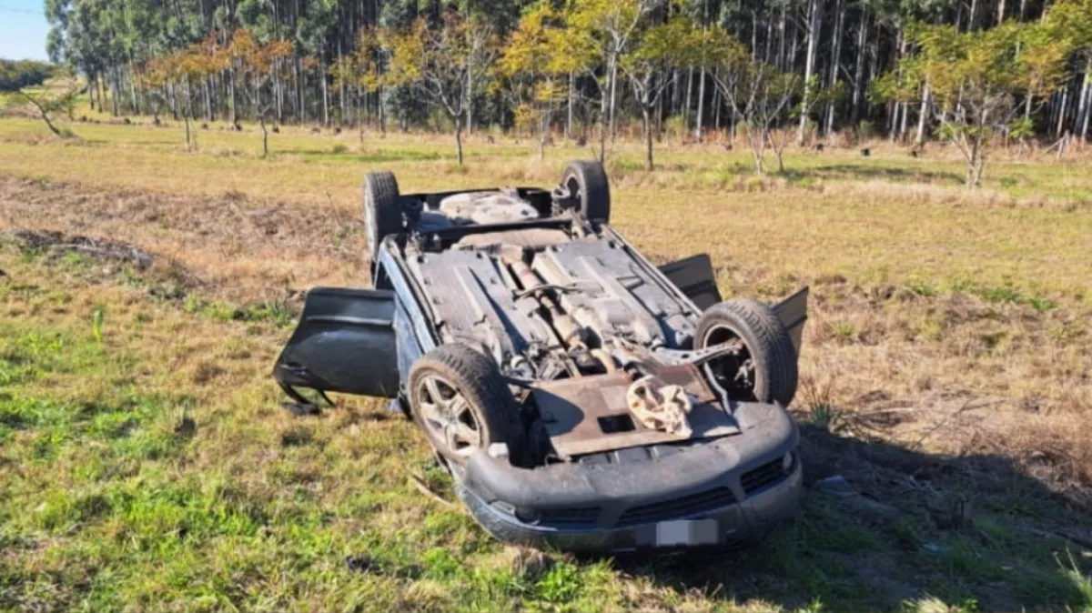 Despiste y vuelco en la autovía 14 dejó a una mujer con fracturas