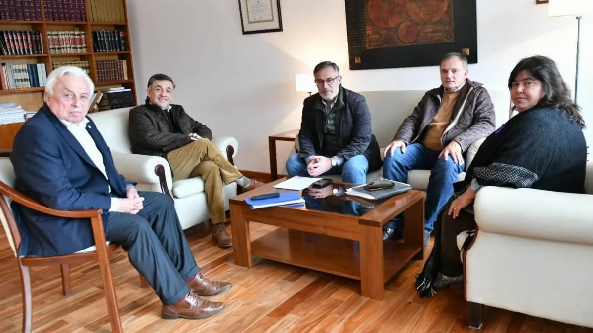 Una reunión con hermetismo y sin detalles de la que participaron Berthet, Larrarte y el titular del STJ