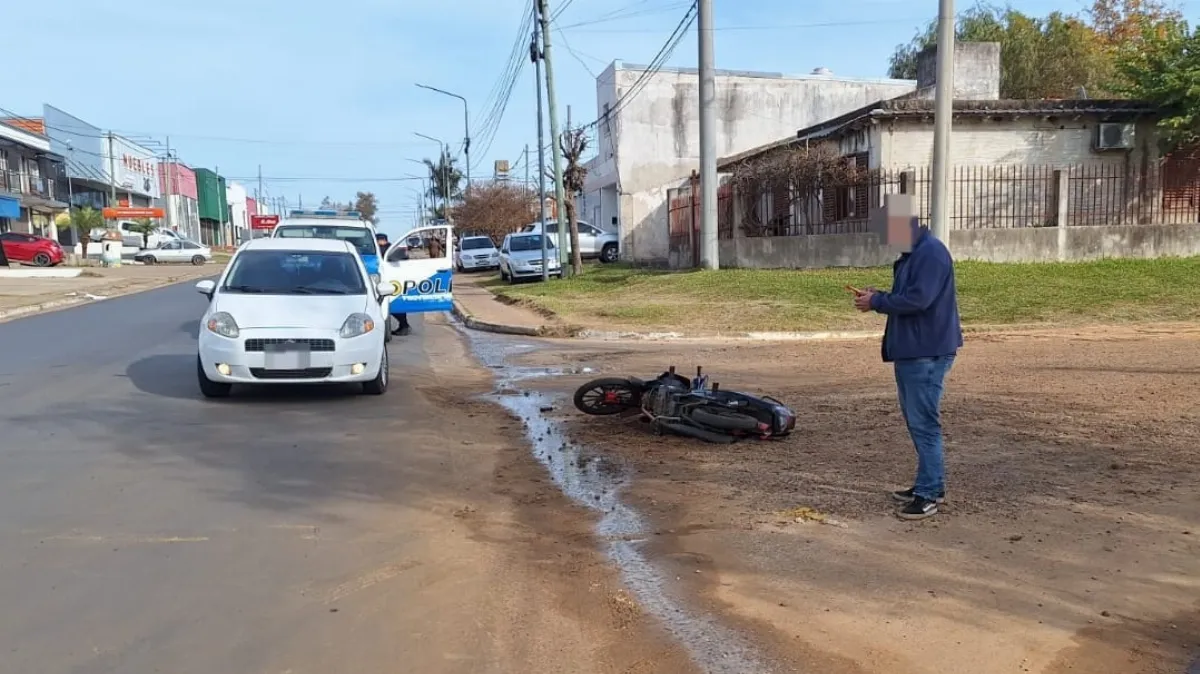 Una motociclista resultó herida tras un choque con un automóvil en Concordia