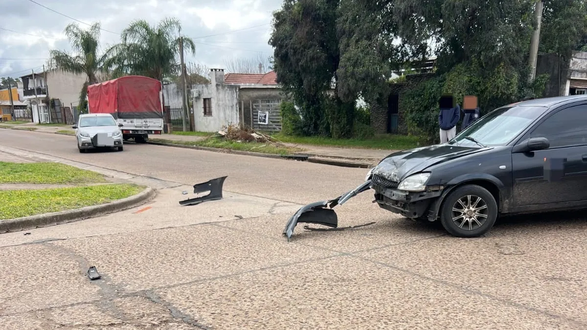 Un remis y un automóvil chocaron en una esquina de Villaguay