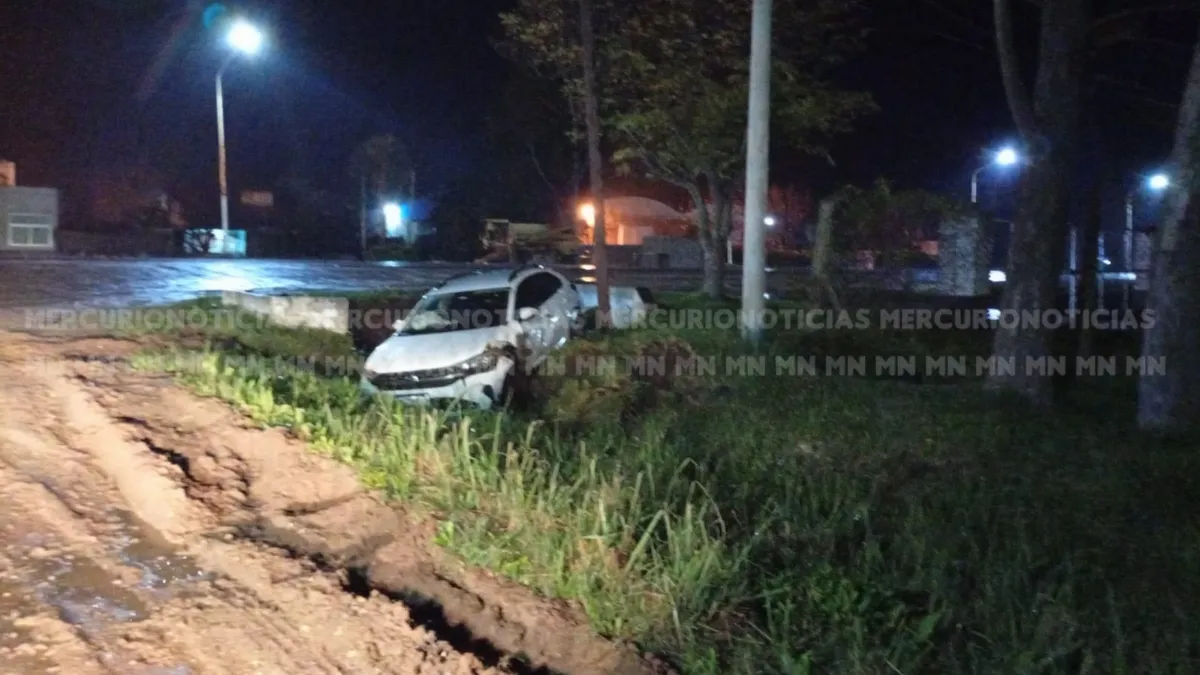 Un conductor perdió el control de su vehículo y cayó a una cuneta en la ruta 18