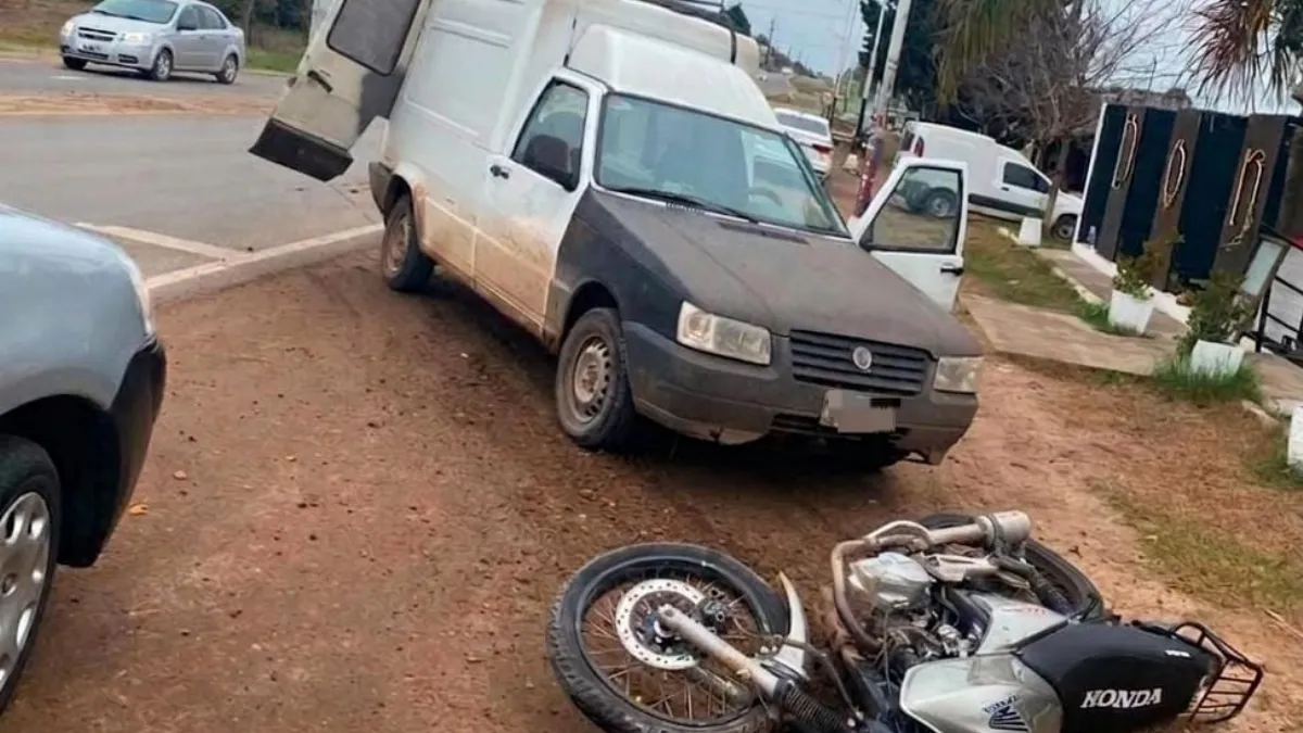 Choque en el acceso a Liebig dejó un joven con fracturas en una pierna Choque en el acceso a Liebig dejó un joven con fracturas en una pierna