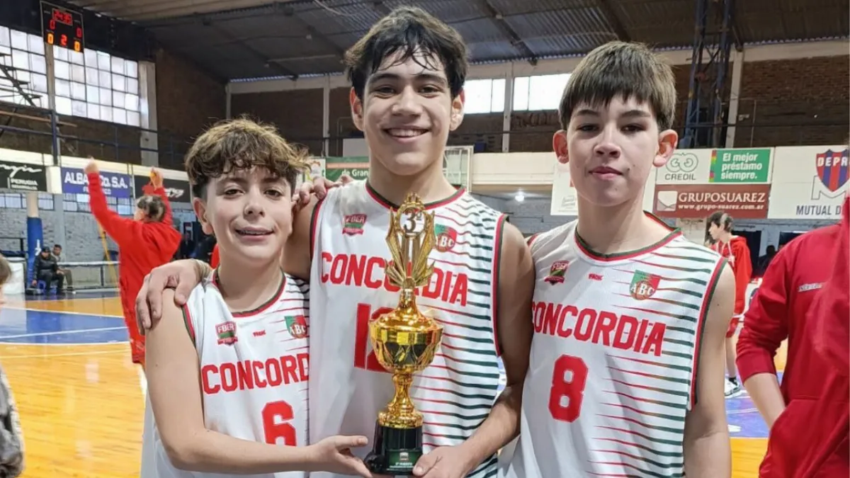 Tres sansalvadoreños subieron al podio provincial con la Selección de Concordia U13