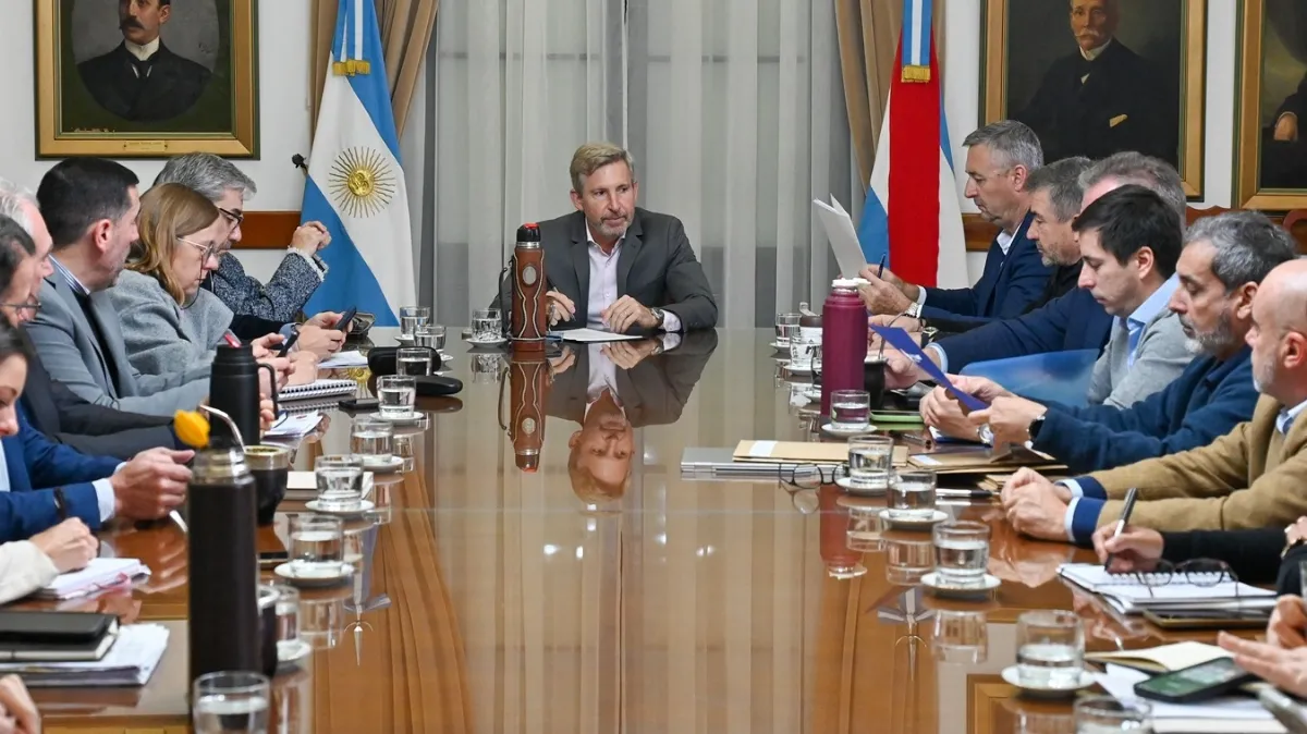 Frigerio encabezó una reunión de gabinete y repasó obras, seguridad y educación