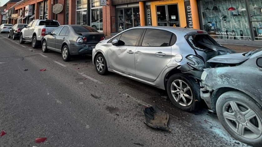 El conductor fue trasladado al Hospital San Martín y el automóvil quedó retenido por infracciones de tránsito.