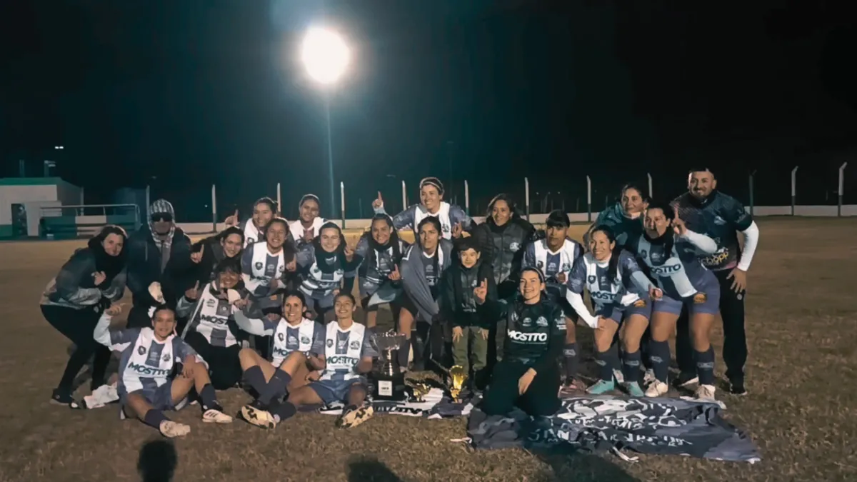 Pancho Ramírez celebró el título y Damaris Noir fue la goleadora del torneo