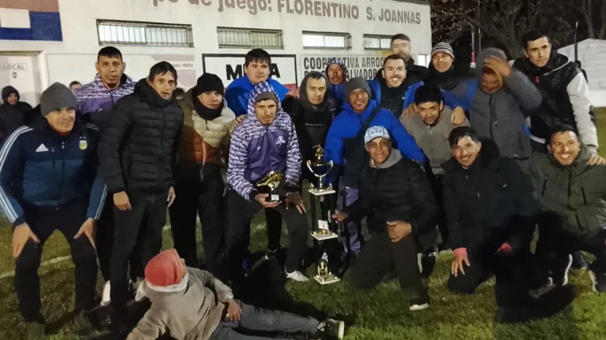 Pancho Ramírez cerró el Torneo Apertura con otra victoria y recibió el trofeo de campeón