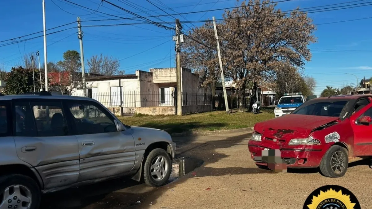 Accidente de tránsito sin heridos en una esquina de San Salvador