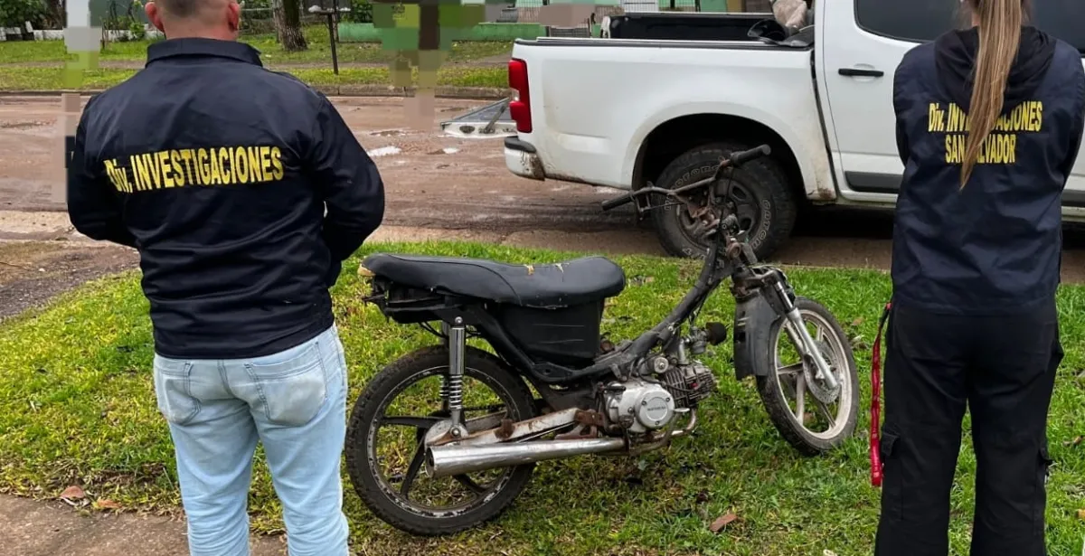 Hallaron una moto sustraída abandonada en una obra en construcción
