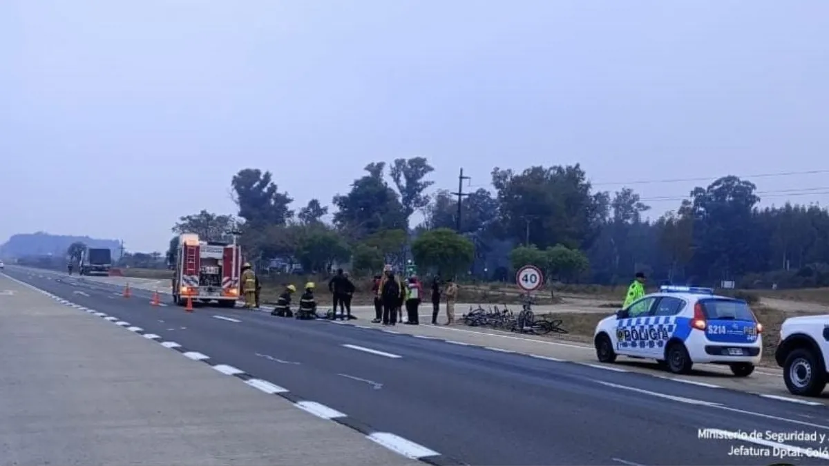 Una ciclista fue embestida por un camión en la autovía 14