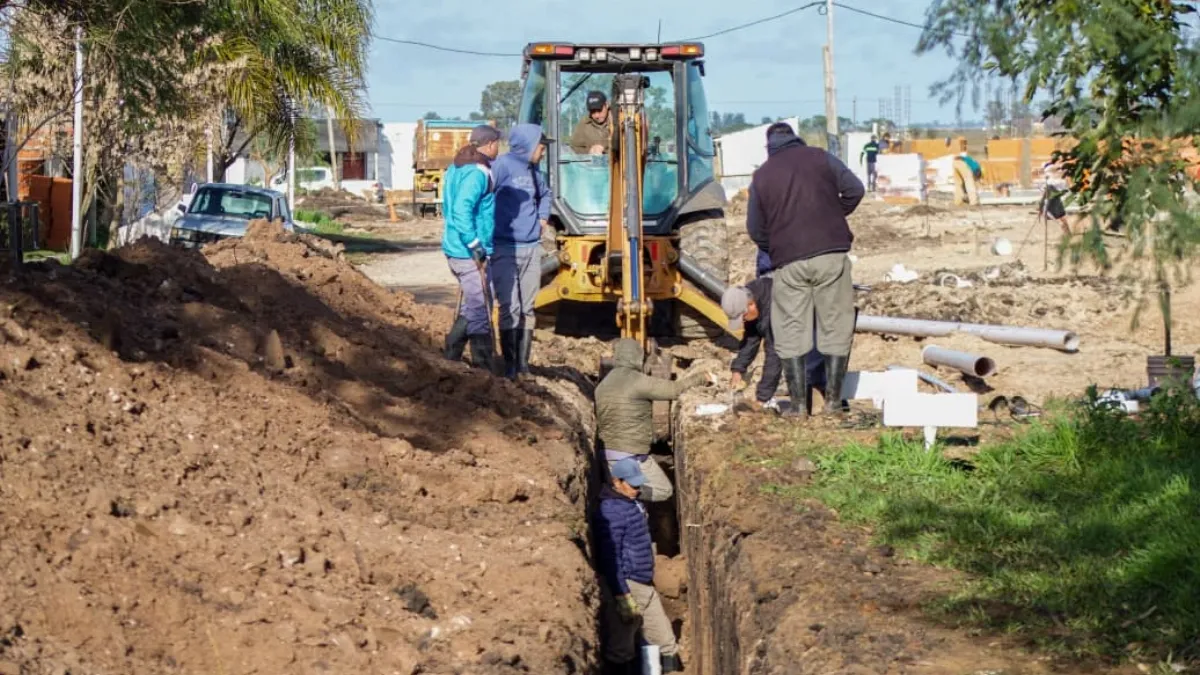 Comenzaron las obras para modificar la red cloacal en un sector de San Salvador