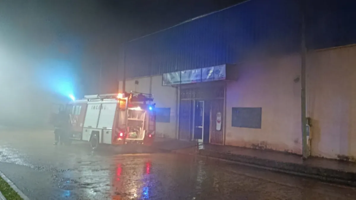 Un desperfecto eléctrico habría provocado el incendio de un supermercado