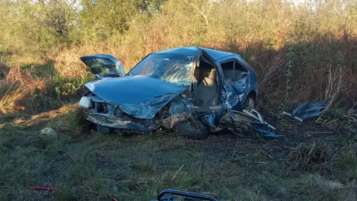 Grave choque frontal en Ruta 18: un conductor sufrió múltiples fracturas