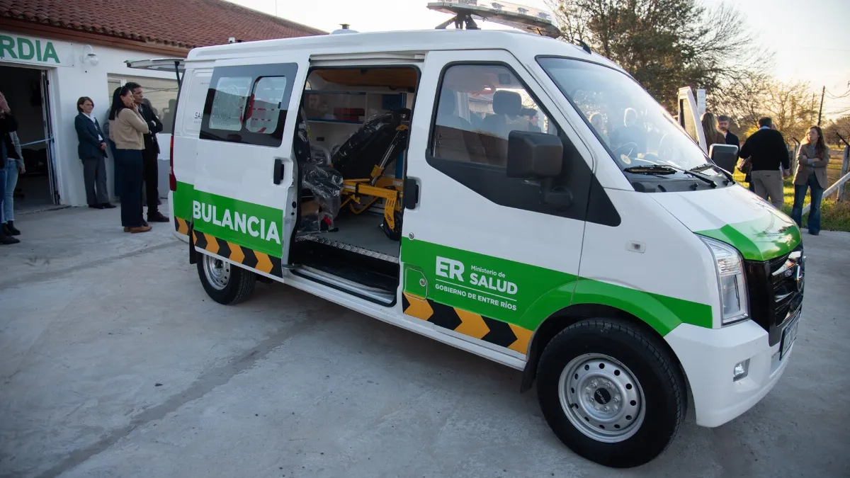 Ambulancias 0km y obras de ampliación en hospitales de Basavilbaso y Rosario del Tala