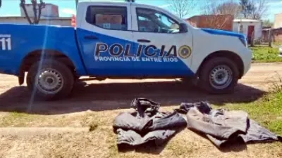 Entró a una vivienda, provocó daños y se llevó prendas del Servicio Penitenciario