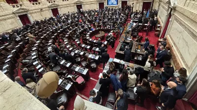 Ellos sí pueden aumentarse: senadores nacionales pasarán a cobrar más de $13,1 millones brutos