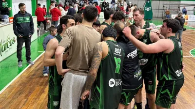 Ferro fue arrollador y festejó por primera vez en su estadio