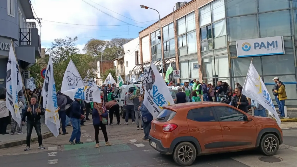 Preocupación por la atención de 15 mil afiliados: reclamaron frente al PAMI Concordia