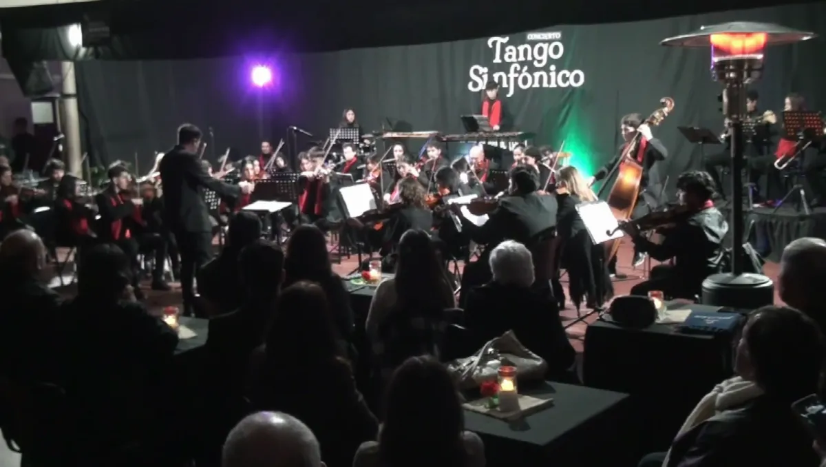 La Orquesta municipal de San Salvador despide su exitoso repertorio de tango en General Campos
