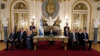Milei endurecerá las sanciones a empresas petroleras y reforzará la presencia en el Atlántico Sur