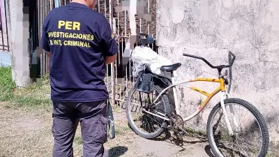 Robaron elementos de un vehículo que estaba en un taller y la Policía logró recuperarlos