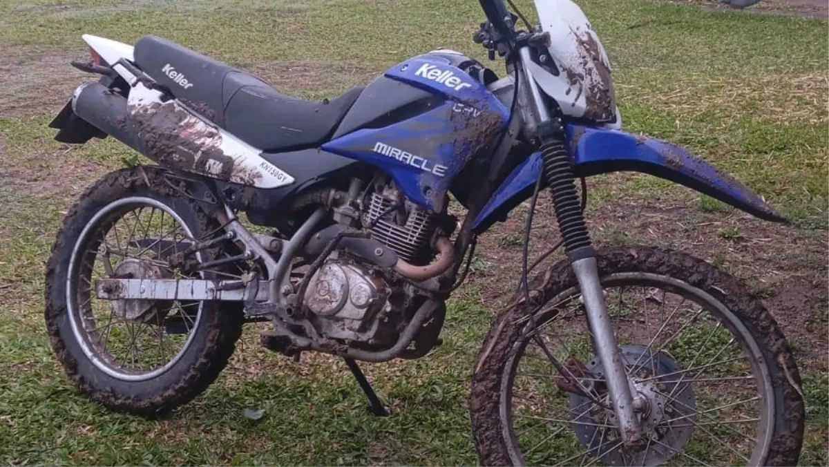 Una motociclista sufrió lesiones graves tras perder el control camino a Hocker