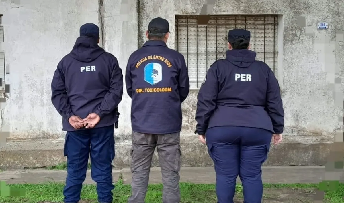 Secuestraron varios envoltorios con marihuana tras un allanamiento en General Campos