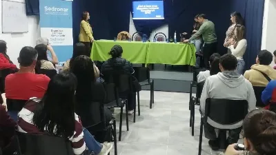 La Biblioteca y el CAJU realizaron una charla sobre consumos problemáticos
