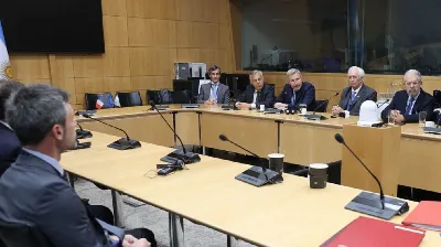 Frigerio gestionó en París alternativas de financiamiento para proyectos estratégicos de Entre Ríos
