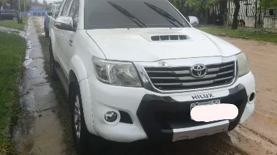 Chocó varios vehículos con una camioneta robada y fue detenido