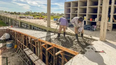 Construyen la primera rampa de acceso a los nichos del Cementerio municipal