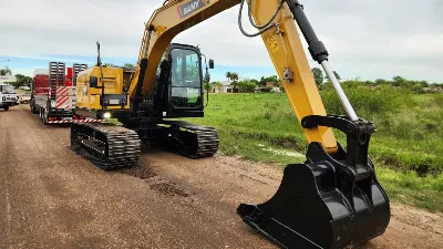 El municipio incorporó una excavadora por casi $200 millones y ya comenzó a utilizarla