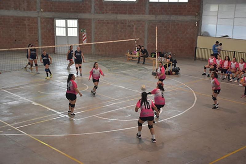 Exitoso primer encuentro amistoso de Mami Voley
