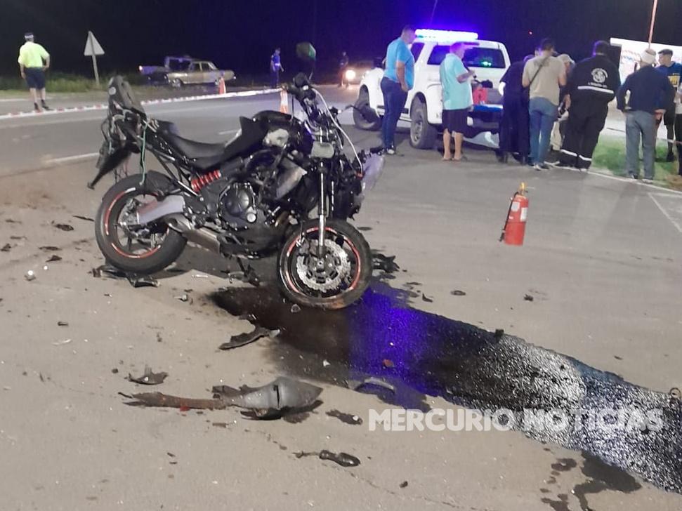 Un motociclista murió en un violento impacto contra una camioneta en la ruta 11