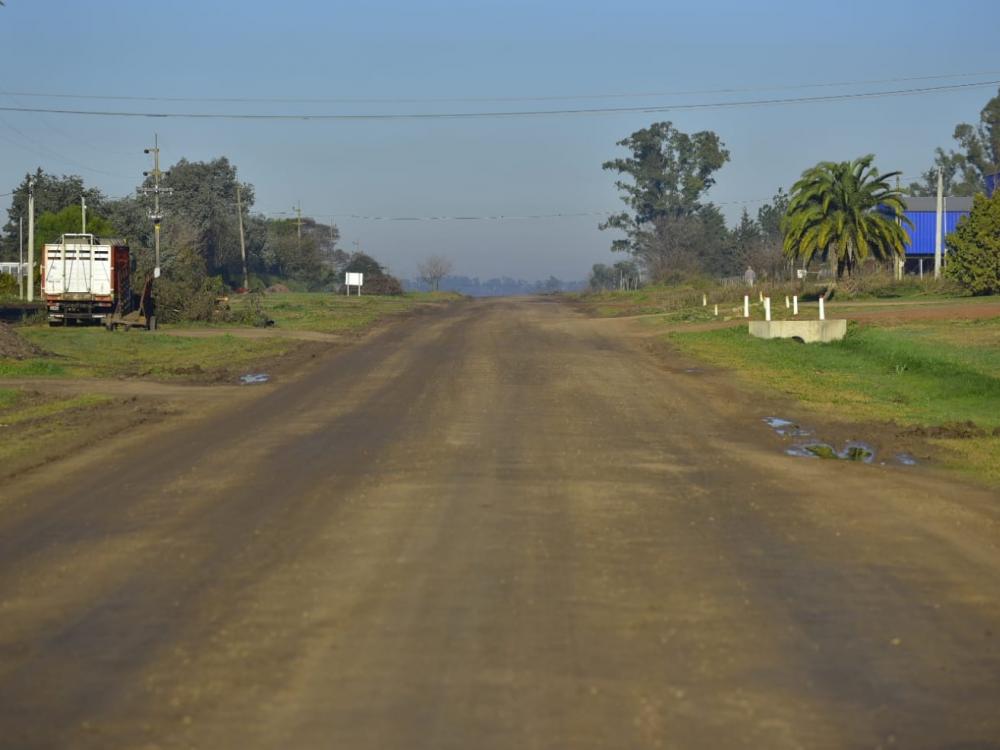 Solicitan a la empresa adjudicataria de la obra la mejora del camino a Primero de Mayo