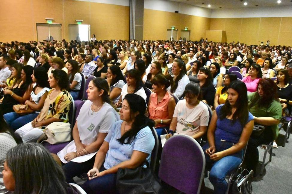 Mas de mil docentes participan de las Jornadas Regionales de Educación