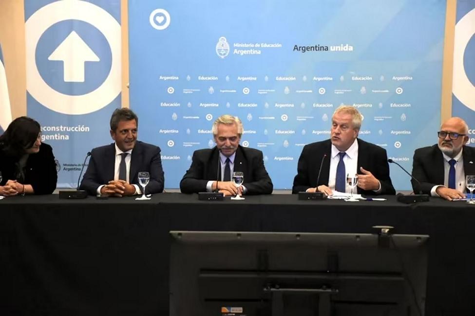 Nación acordó un aumento del 33,5% del salario mínimo con los gremios docentes