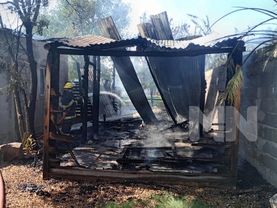 Un cortocircuito consumió completamente una habitación de madera