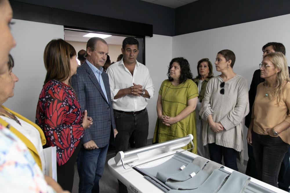 Vizzotti visitó la provincia y entregó un tomógrafo en Gualeguay
