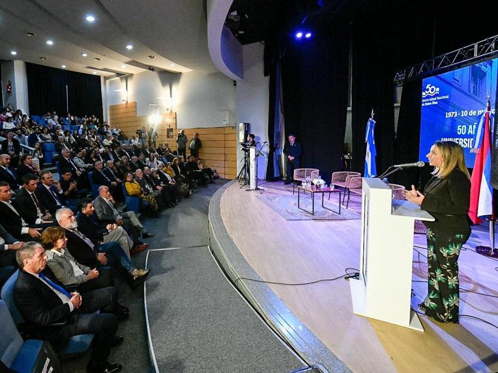El Gobierno provincial acompañó la Universidad Nacional de Entre Ríos en su 50° aniversario