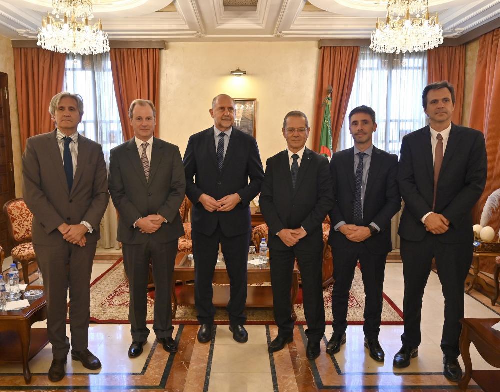 Bordet gestiona la exportación de miel y productos avícola al norte de África