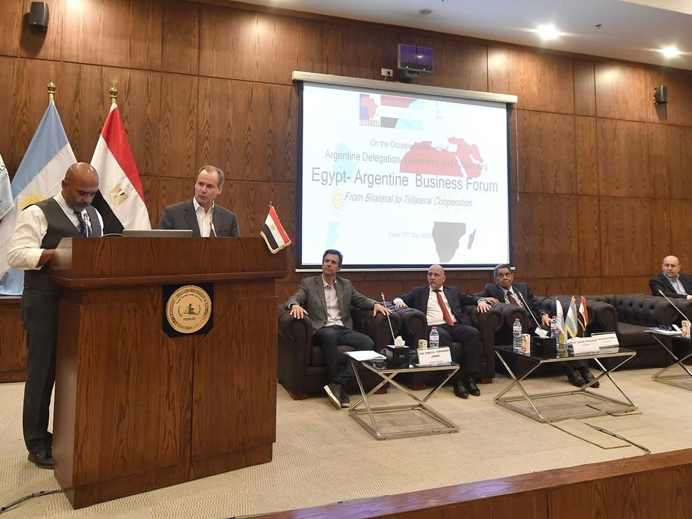 Bordet busca ampliar el comercio con Egipto y las inversiones en la Región Centro